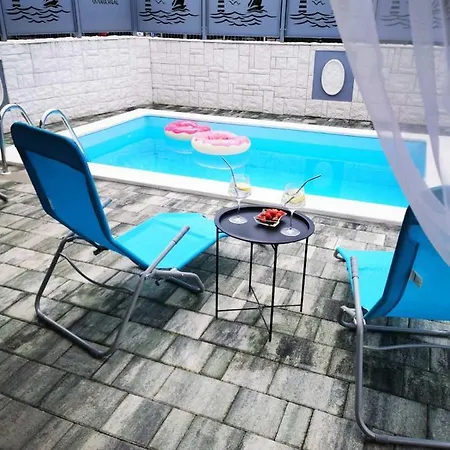 בית נופש Kuca Za Odmor Pobor יאדראנובו